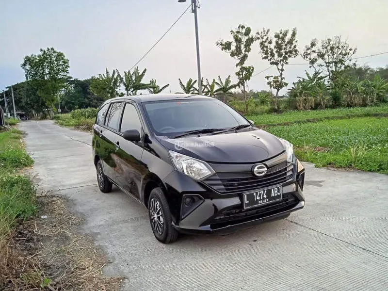 Daihatsu Sigra Merah