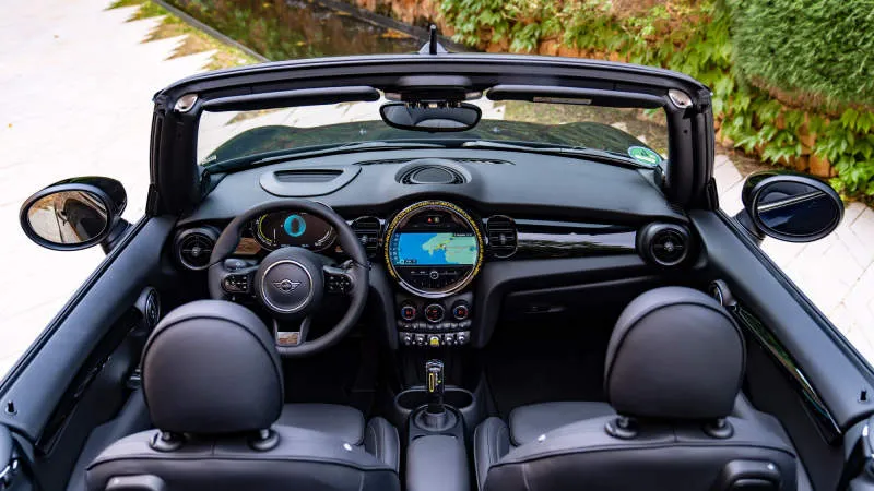 Desain Interior Mobil