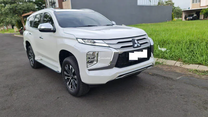 Mitsubishi Pajero Sport Perak Metalik