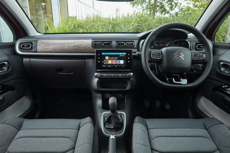 Desain Interior Mobil