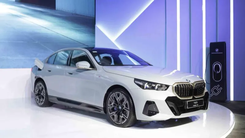 BMW i5 eDrive40 M Sport Abu-abu