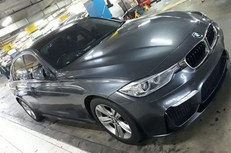 BMW 3 Series Sedan Abu-abu