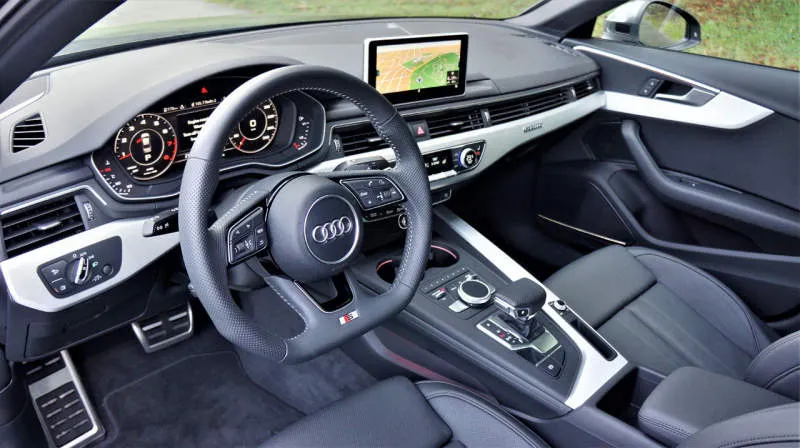 Desain Interior Mobil