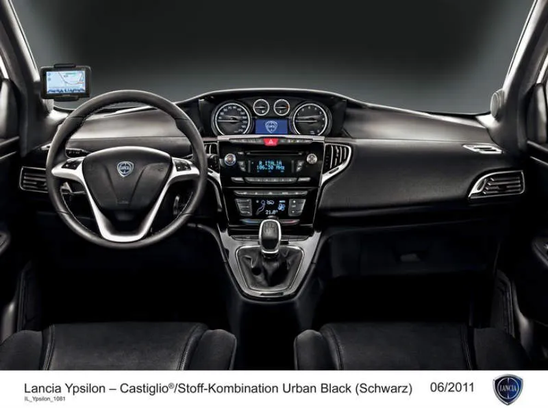 Desain Interior Mobil