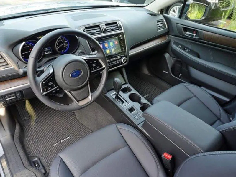 Desain Interior Mobil