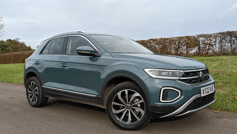 Volkswagen T-Roc Merah