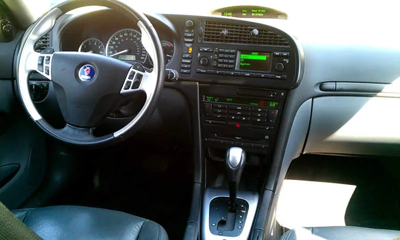 Desain Interior Mobil