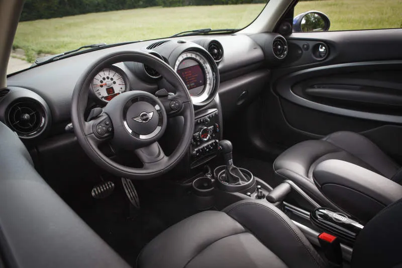 Desain Interior Mobil