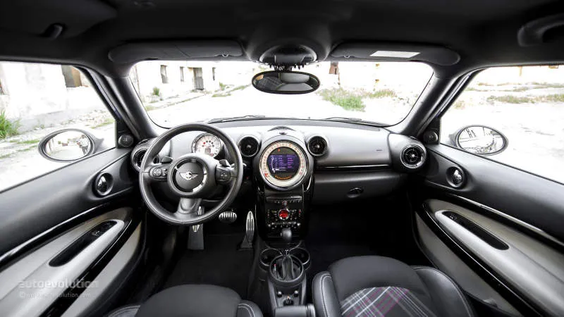 Desain Interior Mobil