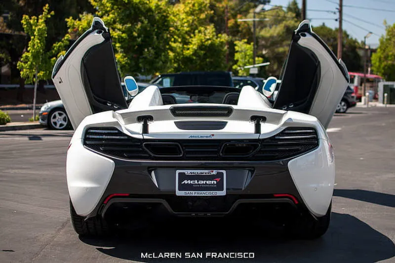 McLaren GTS Merah