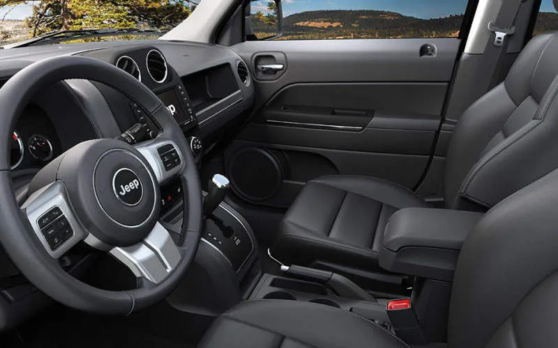 Desain Interior Mobil