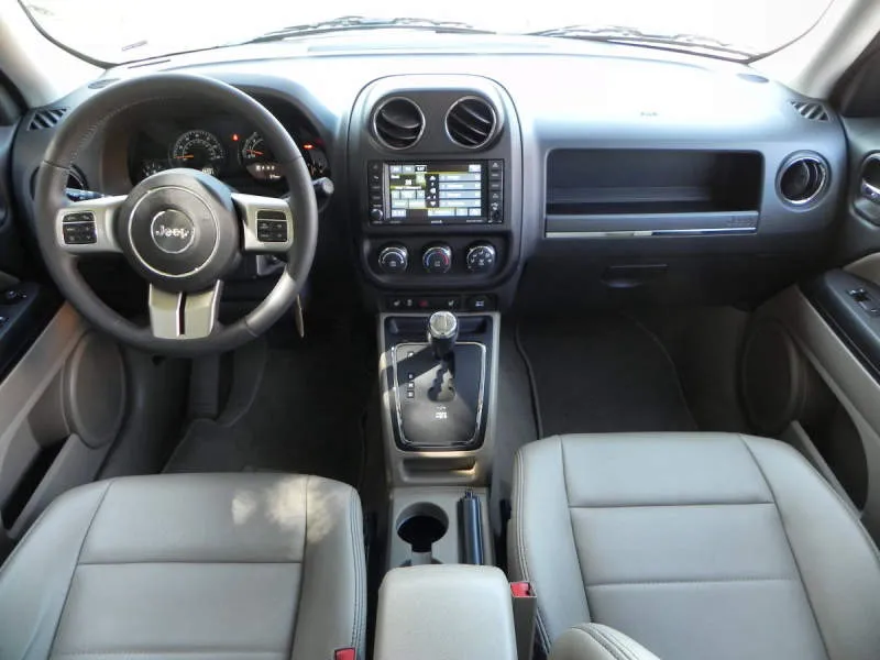 Desain Interior Mobil