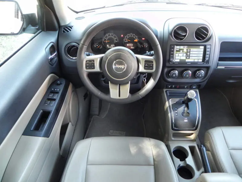 Desain Interior Mobil