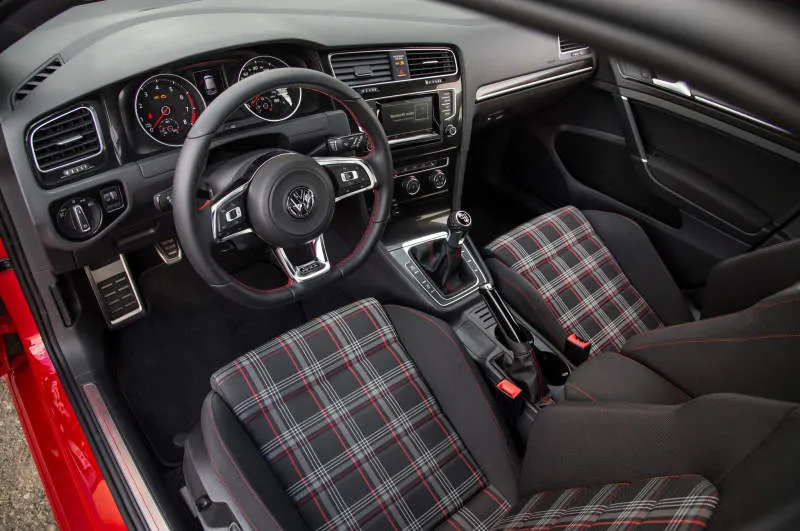 Desain Interior Mobil