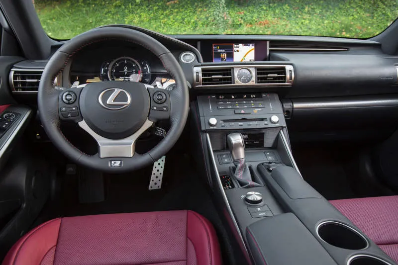 Desain Interior Mobil