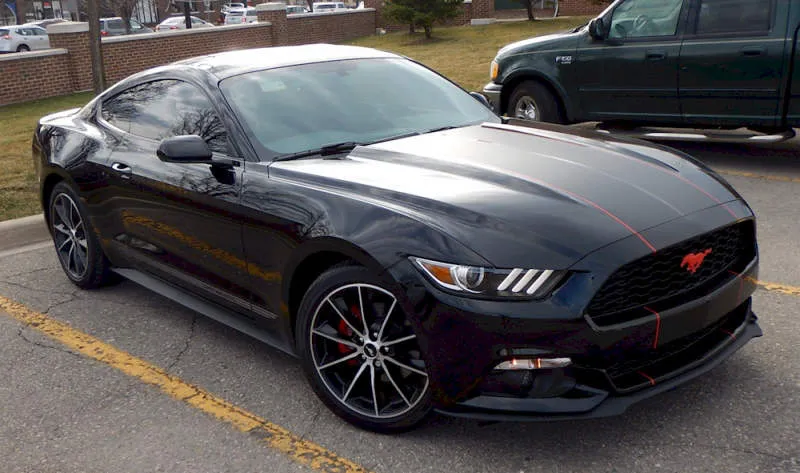 Ford Mustang EcoBoost Iconic Silver