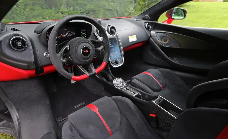 Desain Interior Mobil