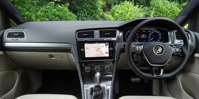 Desain Interior Mobil