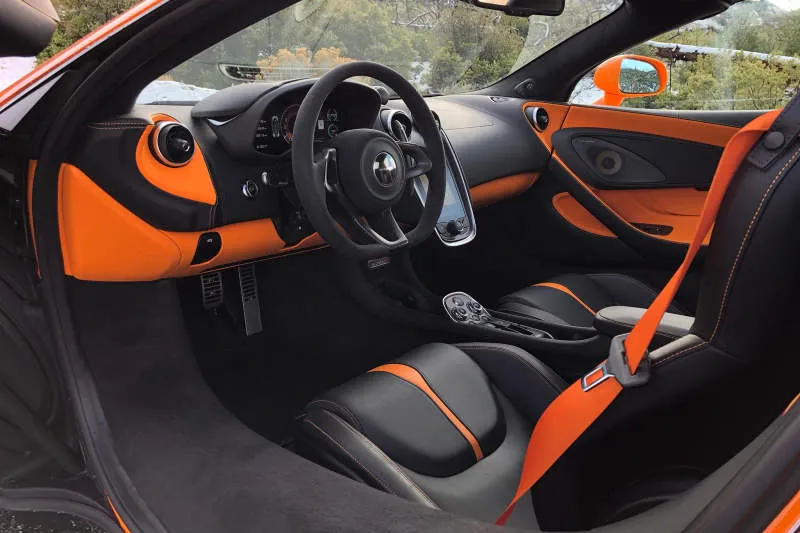 Desain Interior Mobil