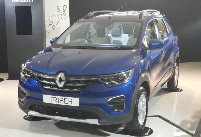 Renault Triber Putih