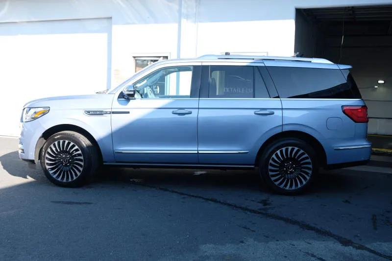 Lincoln Navigator Infinite Black