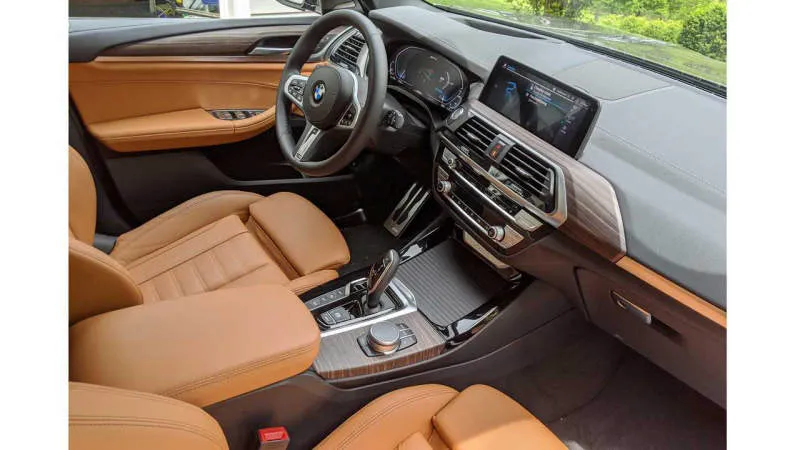Desain Interior Mobil