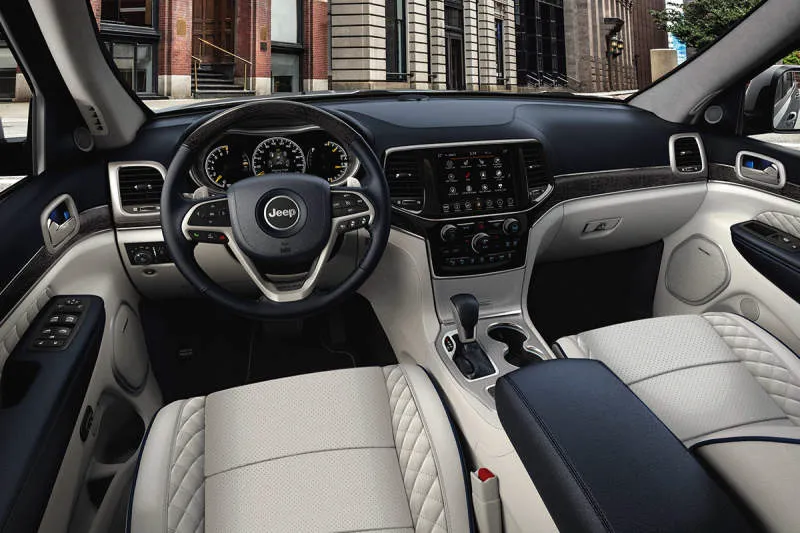 Desain Interior Mobil