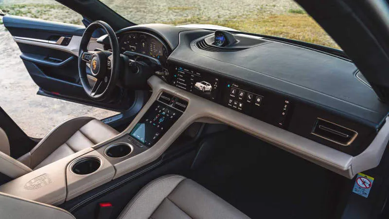Desain Interior Mobil