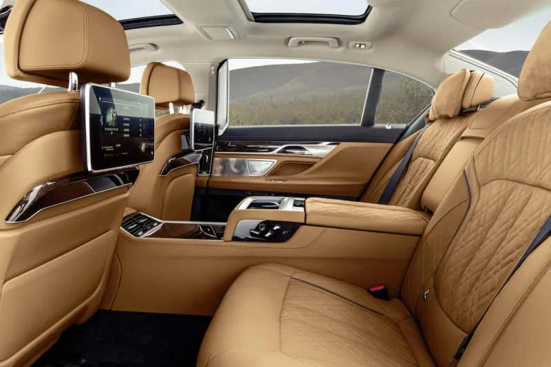 Desain Interior Mobil