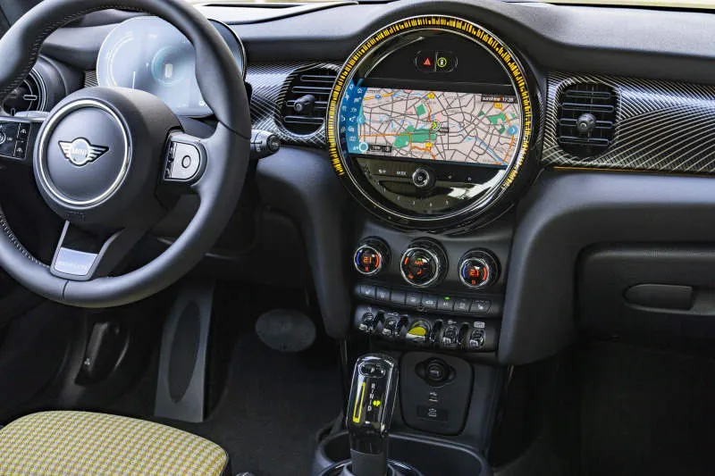 Desain Interior Mobil