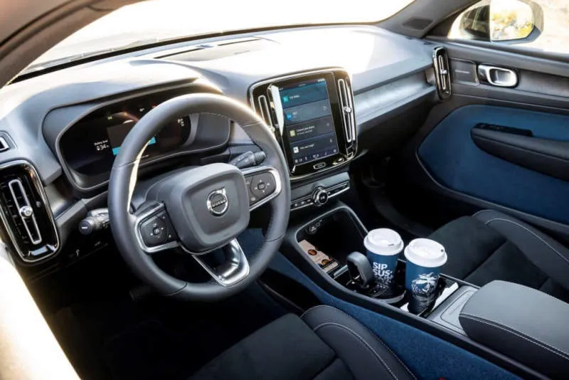 Desain Interior Mobil