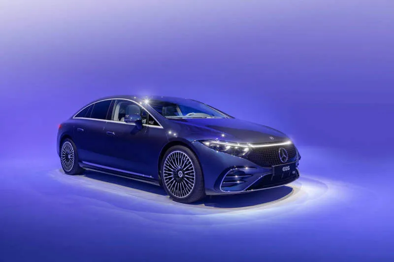 Mercedes-Benz EQS 450 Electric Art Line High-tech Silver
