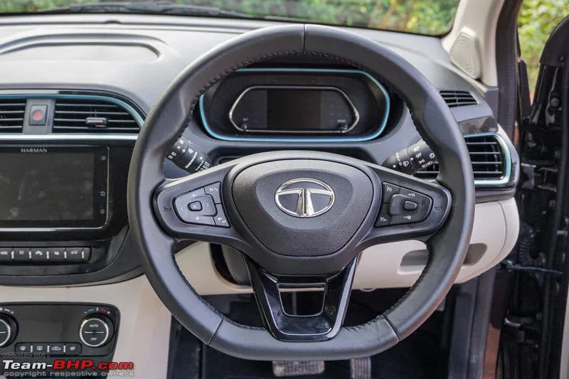 Desain Interior Mobil