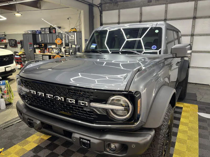 Ford Bronco Hot Pepper Red Tinted Clearcoat Metallic