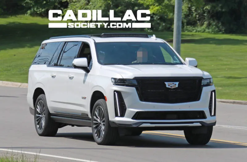 Cadillac Escalade-V Black Raven