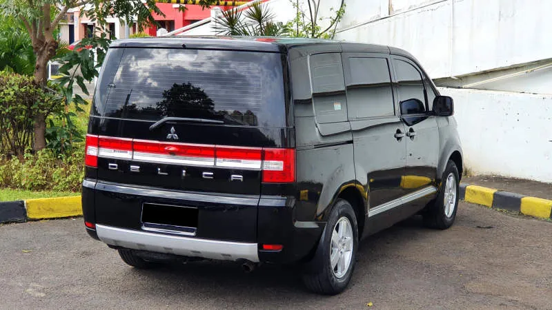 Mitsubishi Delica Perak