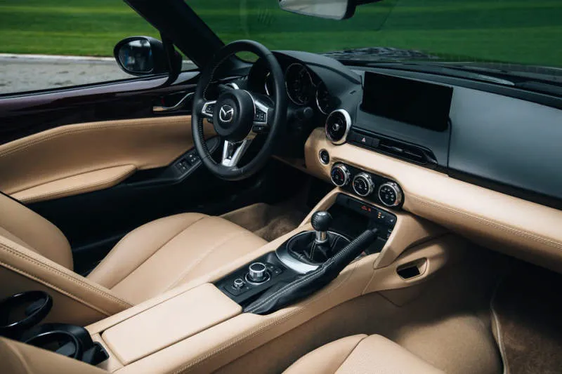Desain Interior Mobil