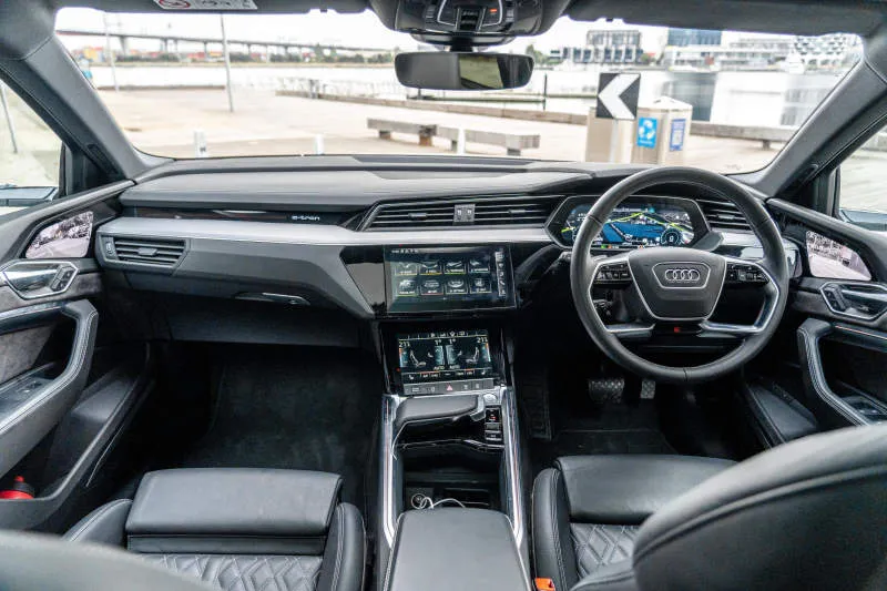 Desain Interior Mobil
