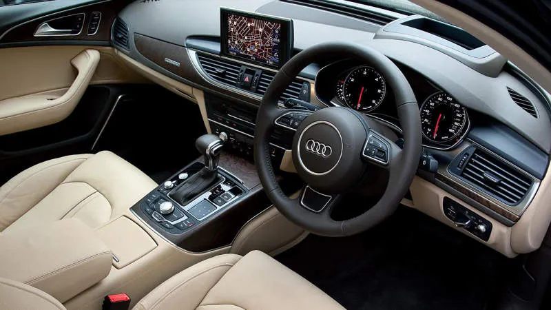 Desain Interior Mobil