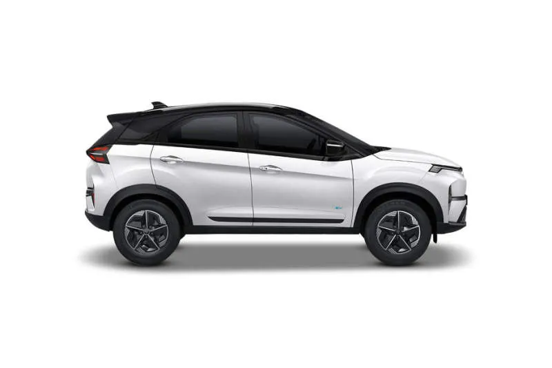 Tata Nexon Daytona Grey
