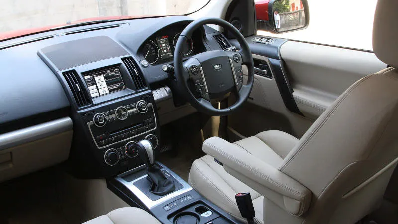 Desain Interior Mobil