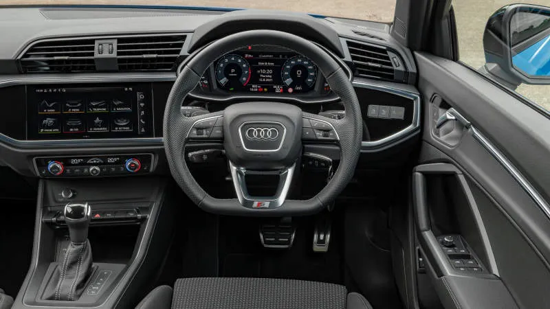 Desain Interior Mobil
