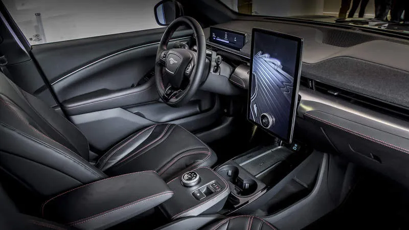 Desain Interior Mobil