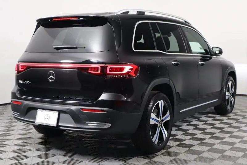 Mercedes-Benz EQB 250 Progressive Line Digital White
