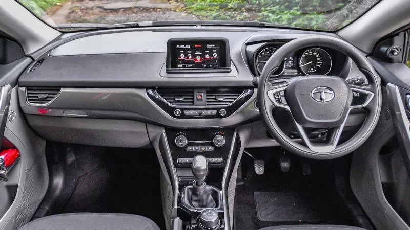 Desain Interior Mobil