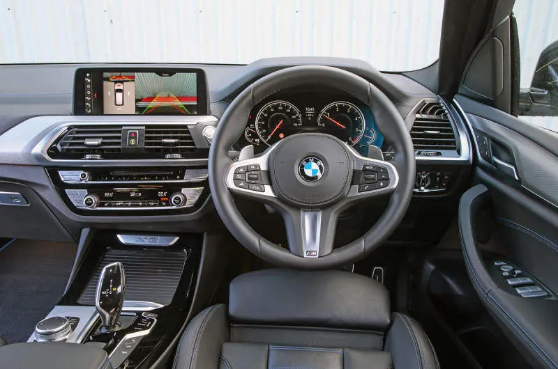 Desain Interior Mobil