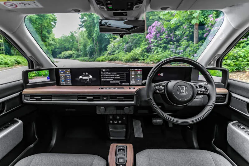 Desain Interior Mobil