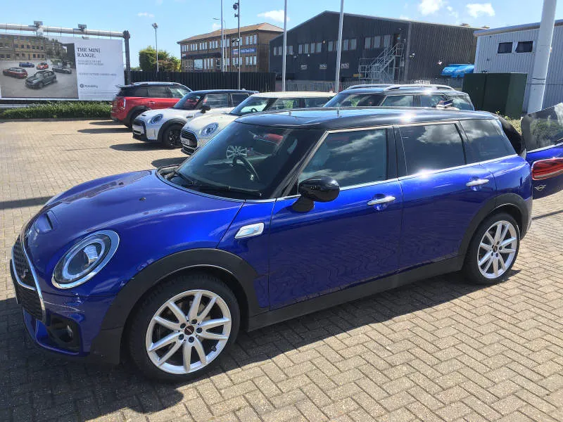 MINI Clubman Chili Red