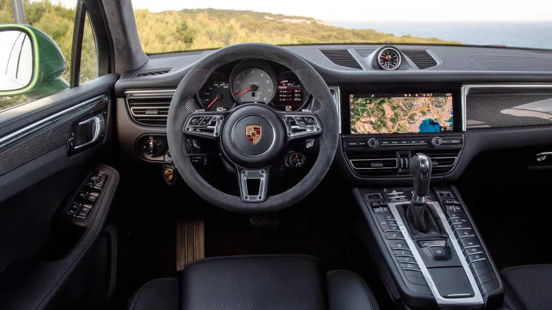 Desain Interior Mobil