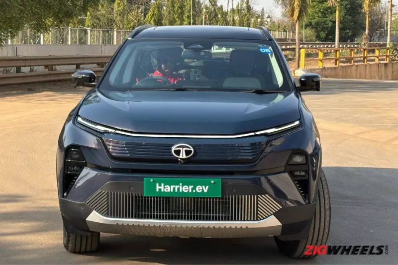 Tata Harrier.ev Abu-abu